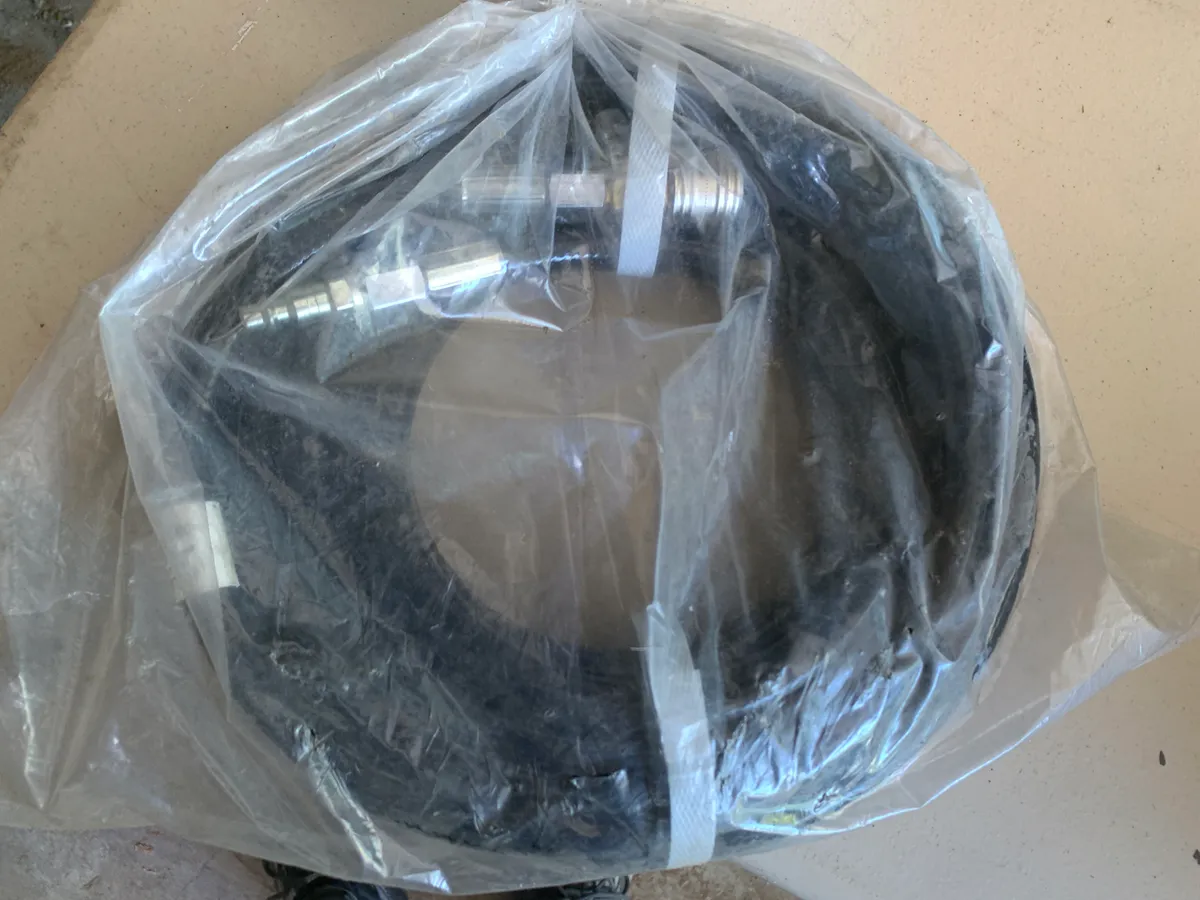 NEW Air Hose with Quick Connect Fittings