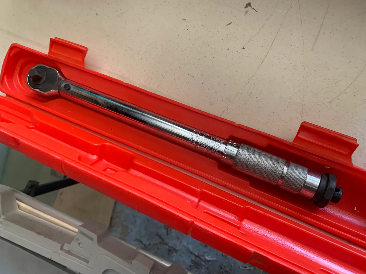 3/8-Inch Drive Click-Type Micrometer Torque Wrench with Hard Case