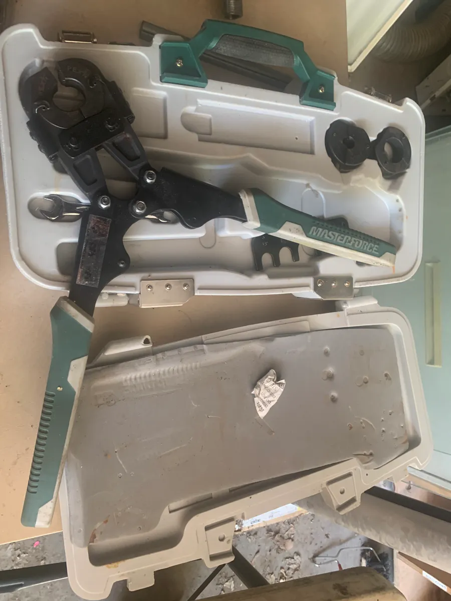 Masterforce Multi-Head PEX Crimp Tool Kit with Case - Great Condition