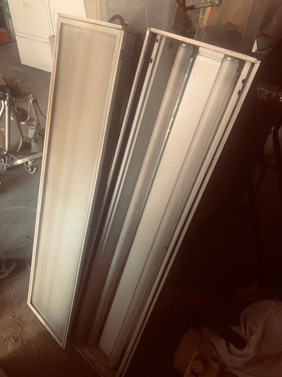 4ft Fluorescent Light Fixtures