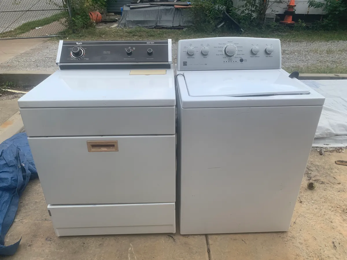 Whirlpool Gas Dryer & Kenmore Top-Load Washer Set - Dependable mechanical dials