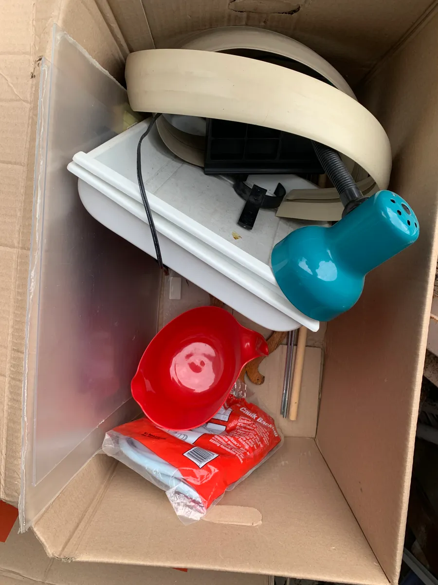 Box of Misc Items ~ Refer to images