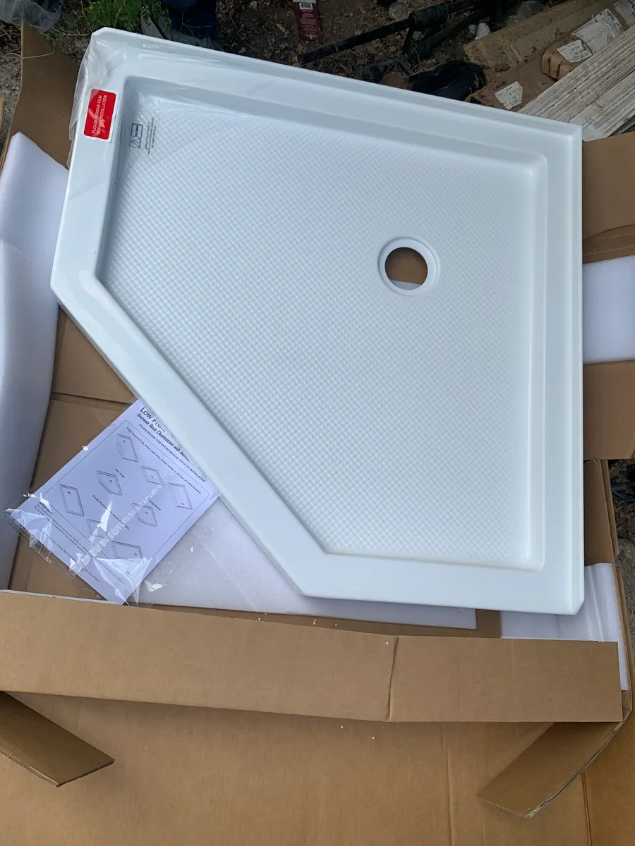 NEW DreamLine SlimLine 36" x 36" Neo-Angle Shower Base (Corner Drain) - White